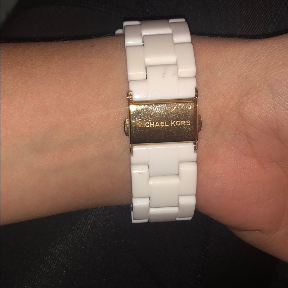 Micheal Kors Watch - Picture 2 of 4